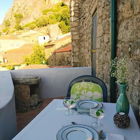 Casa Dos Sequeiras Chalet Monsanto